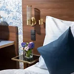 Hotel Alpha - Artist Hotel